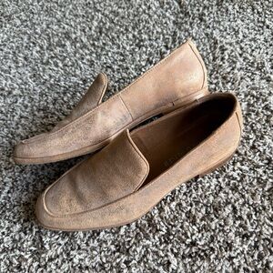 Gold/ tan Donald pliner loafers!